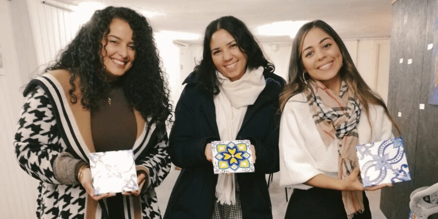 Porto: Tile-Painting Workshop with Porto Wine - Bainharia - Choosing between a traditional pattern and your own design