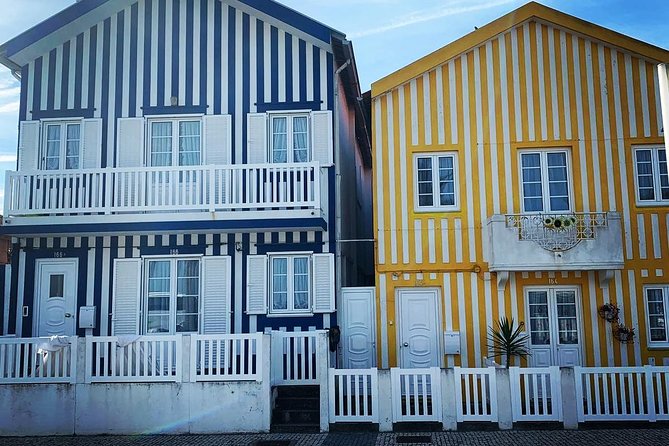 Porto to Lisbon Up to 4 Stops: Aveiro, Nazare, Fatima & Obidos - Óbidos feels like a storybook town, with a catch