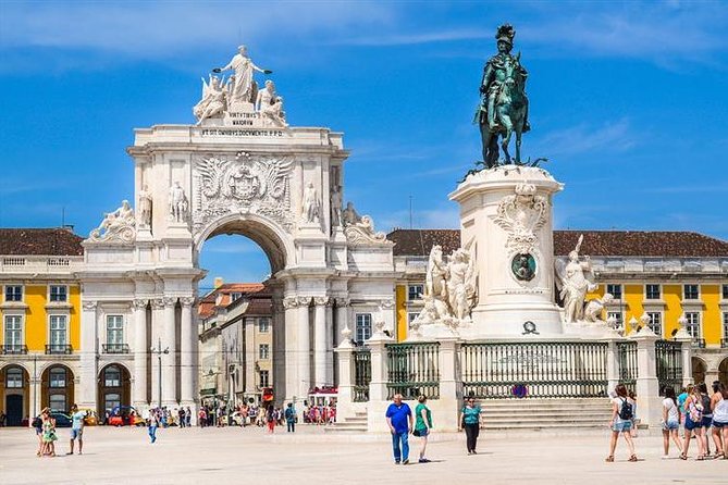 Porto to Lisbon Up to 4 Stops: Aveiro, Nazare, Fatima & Obidos - Leaving Porto with a comfortable private car