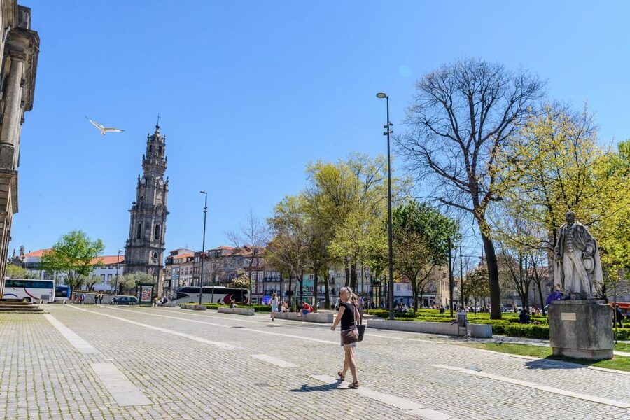 Porto: Torre dos Clerigos Entrance Ticket - Reaching the Upper Viewing Levels