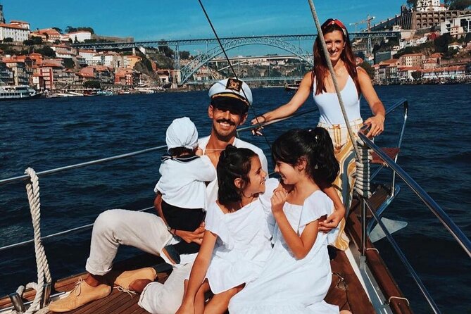 Porto: Tour on the Douro River in a Classic Boat - Porto, Gaia, and the six bridges from the river