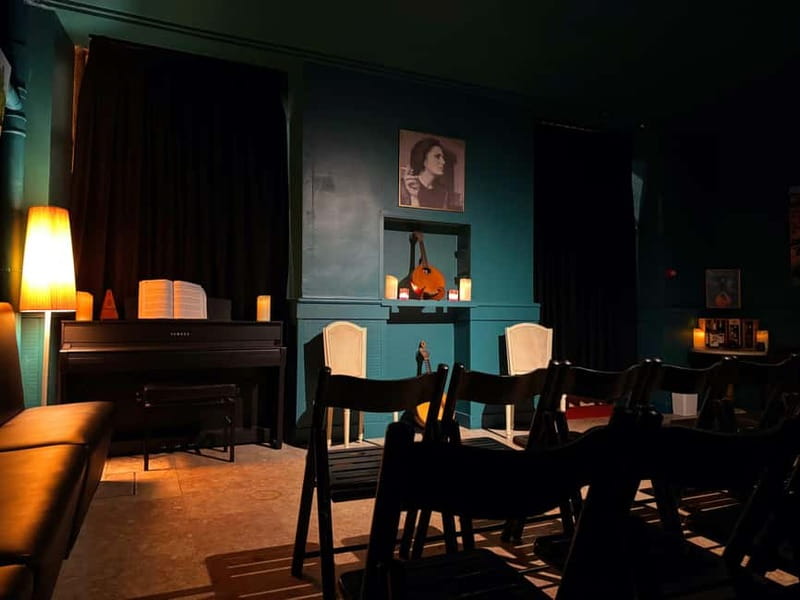 Porto: Traditional Fado Show at Sao Bento with Port Wine - Who will enjoy this most?