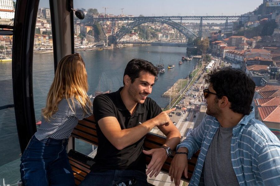 Porto: Walking Tour, Lello Bookshop, Boat and Cable Car - The one-hour Douro cruise