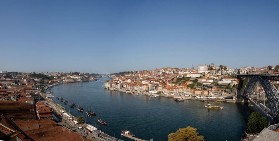 Porto: Walking Tour, Lello Bookshop, Boat and Cable Car - What the $70 price really buys you