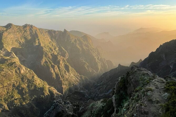 PR1 Sunrise Pico do Arieiro Self-Guided Hiking Transfer - Walking the Stairway to Heaven section