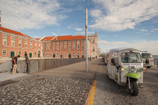 Private Eco Tuk Tuk Tour through the Heart of the City - Graça and Senhora do Monte