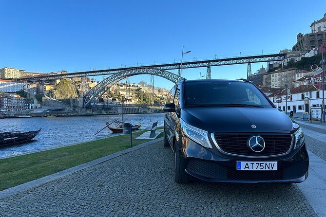 Private Taxi Transfer to/From Porto Airport - Arriving at Porto Airport and finding your driver