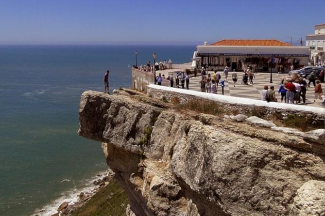 Prívate tour to Fátima, Batalha, Nazaré and Óbidos - The guide matters more than the script