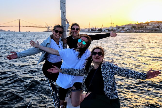 Relaxing Sailboat Cruise along the Tagus - Why the Tagus is the best seat in Lisbon