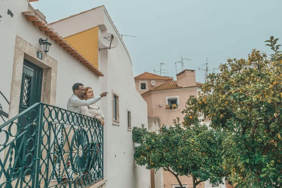 Romantic Photoshoot Experience for Couples in Lisbon - Choosing between 15 minutes and one hour