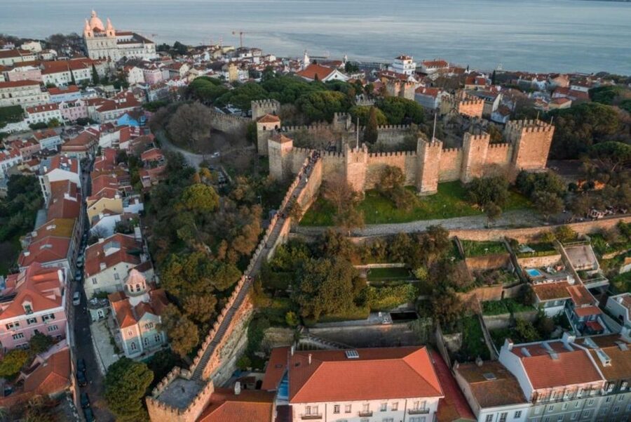 São Jorge Castle Skip-the-line Entry Ticket - The views over Lisbon and the Tagus River