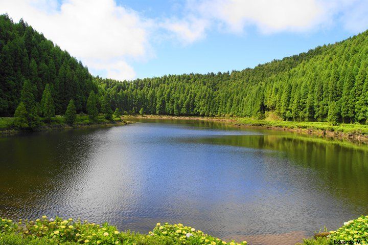 São Miguel, Azores: Sete Cidades Half-Day Jeep Tour - Climbing the crater rim at 650 meters