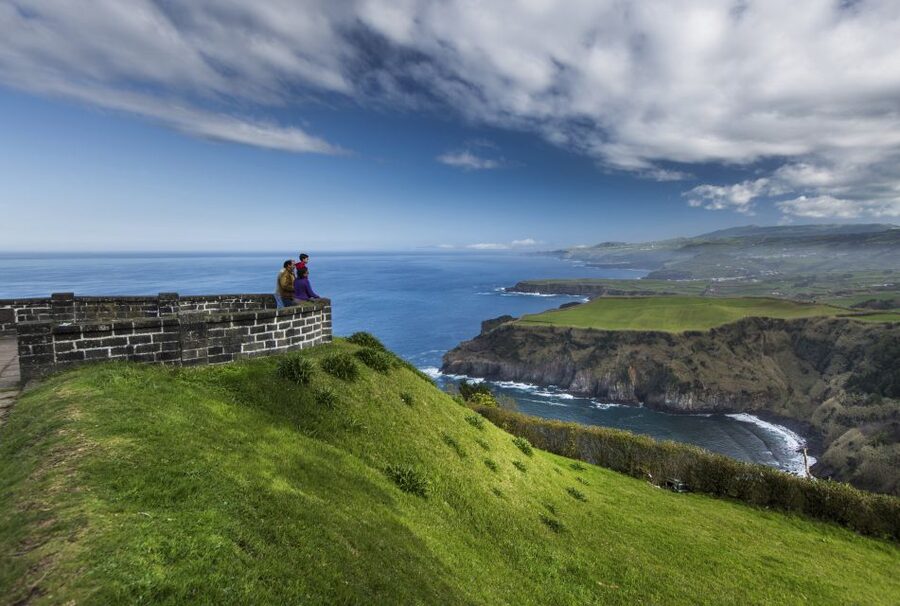 São Miguel East: Full-Day Van Tour with Lunch - Santa Iria Lookout opens the day