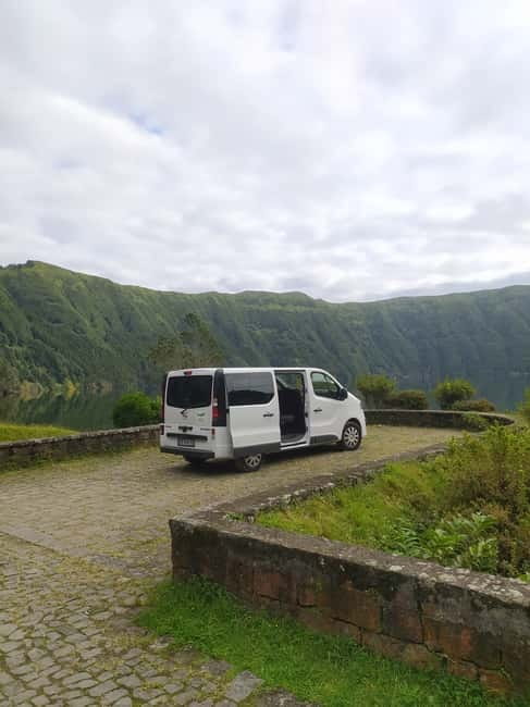 São Miguel: Furnas Volcano & Tea Plantation Tour & Lunch - Guides make the difference