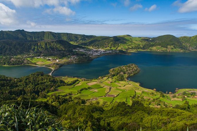 São Miguel West Full Day Tour with Setes Cidades Including Lunch - Salto do Cabrito offers a quick waterfall visit