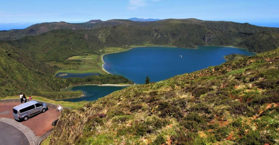 São Miguel West: Full-Day Van Tour with Lunch - Lagoa do Canário and the walk to Boca do Inferno