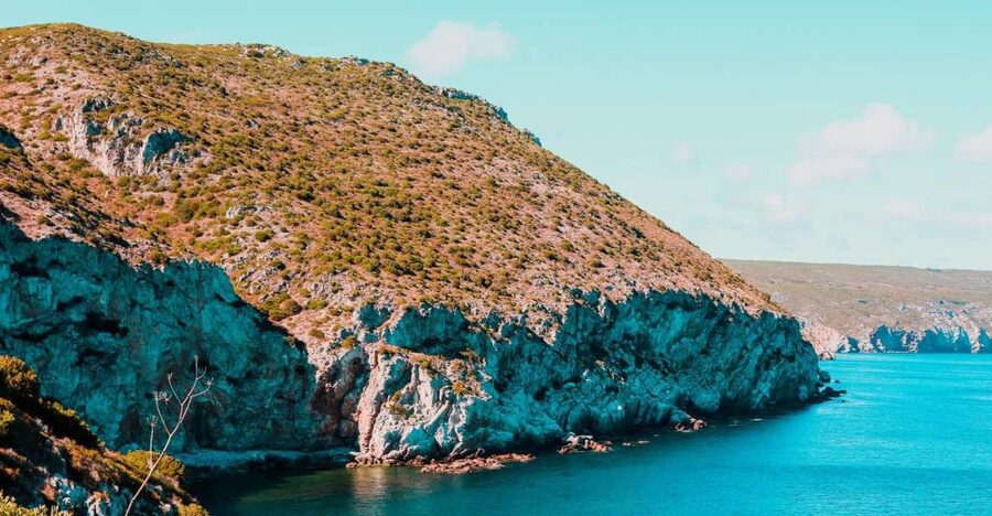 Sesimbra: Arrábida Beaches & Caves Boat Tour with Snorkeling - Key points at a glance