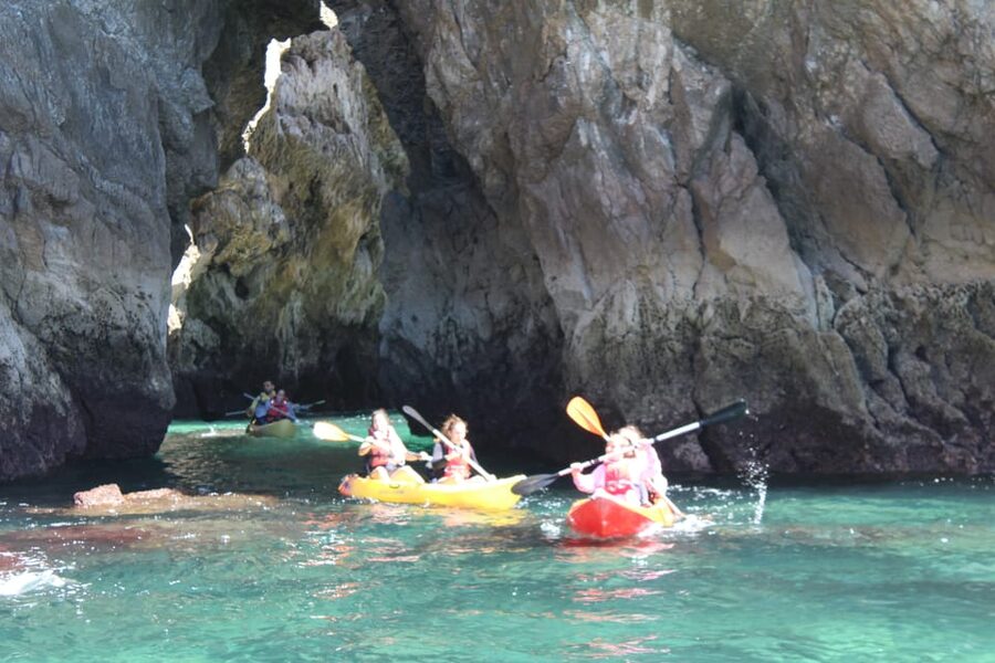 Sesimbra: Ribeiro Cavalo Beach, Caves, & Arrábida Kayak Tour - Guides, group feel, and safety