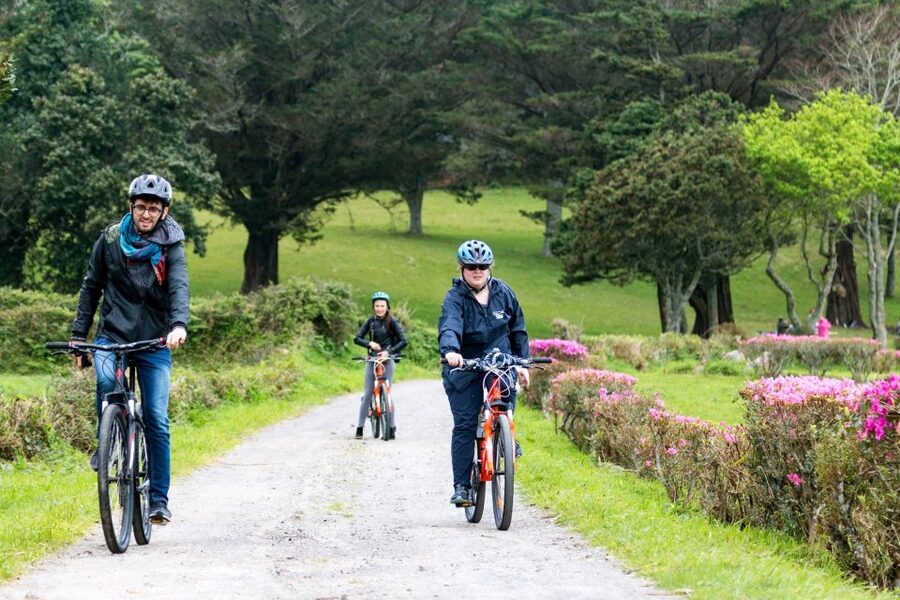 Sete Cidades: Kayaking and Biking Adventure - Checking in beside Lagoa das Sete Cidades