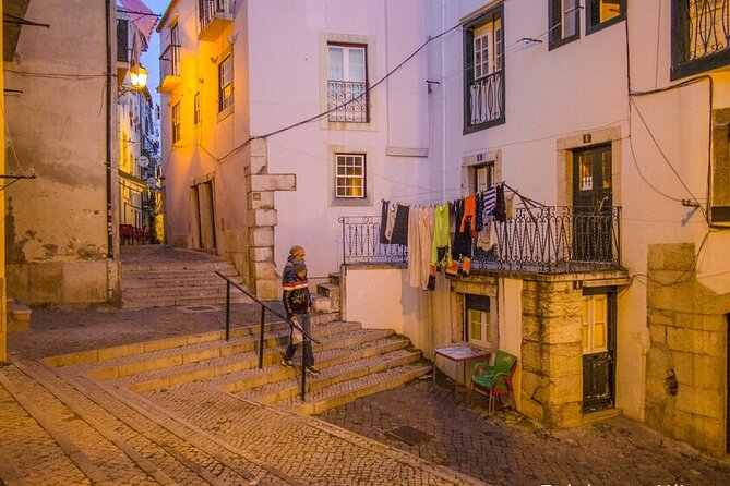 Shared Arrival Transfer: From Lisbon Airport to Hotels - Inside the vehicle