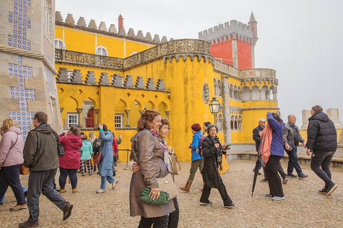 Sintra and Cascais Small-Group Day Trip from Lisbon - Why this route works from Lisbon