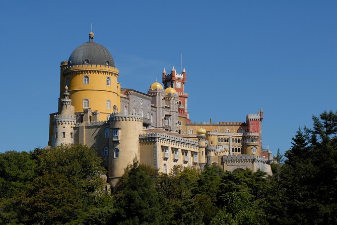 Sintra Deluxe from Lisbon with Pena Palace ticket - The guide and the multilingual group format