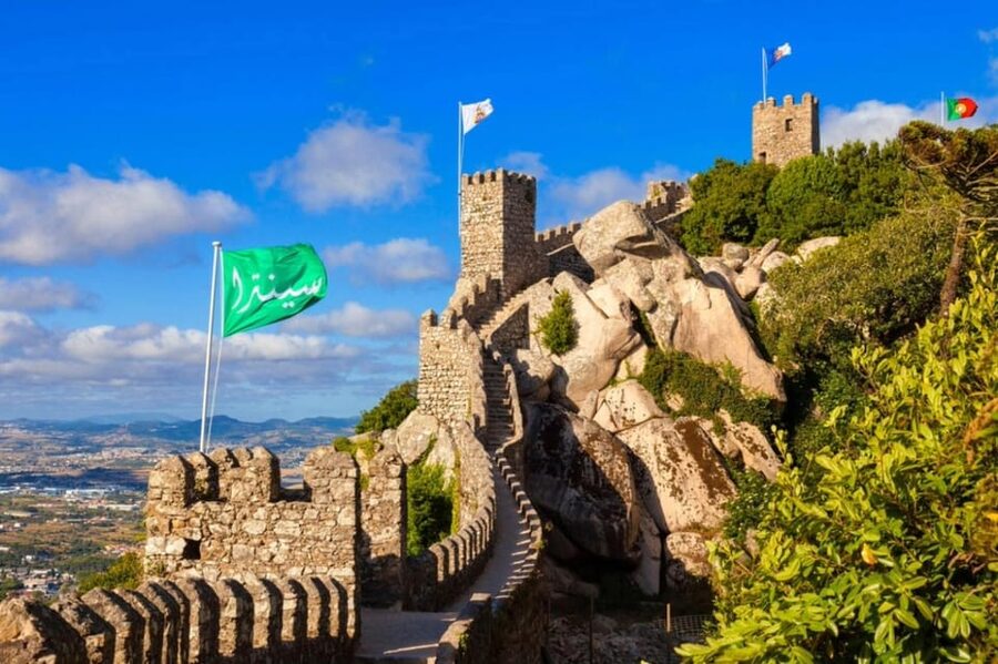 Sintra: Official Public Bus Transport: All Palaces & Castles - Line 435 toward Regaleira and Monserrate