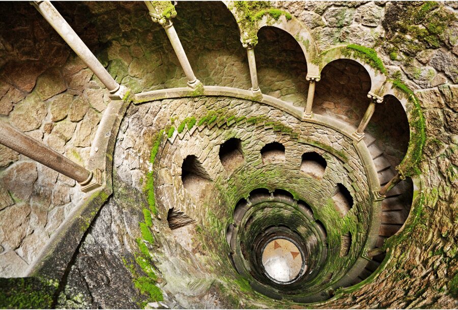 Sintra: Pena Palace, Quinta da Regaleira, Cabo da Roca and Cascais - Sintra old town and a useful lunch break