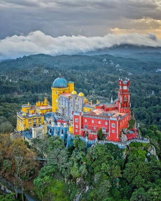 Sintra Tour With Tuktuk - Sintra National Palace and the old town