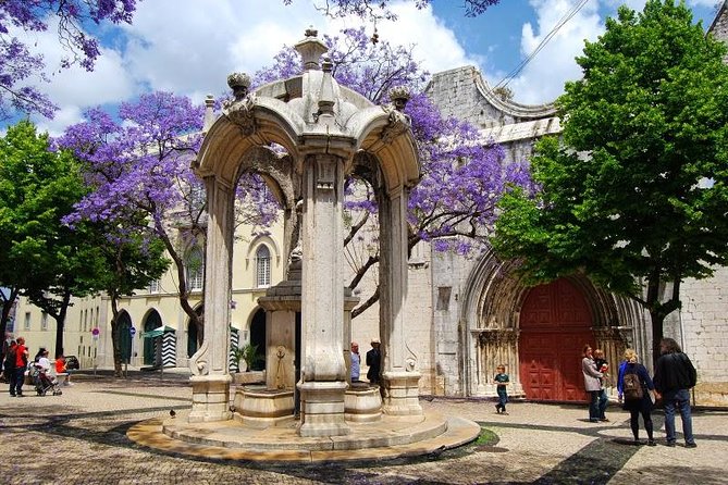 Special Guided Tour of Tuk Tuk Lisbon Historic 2 Hours - Pink Street and a taste at Time Out Market