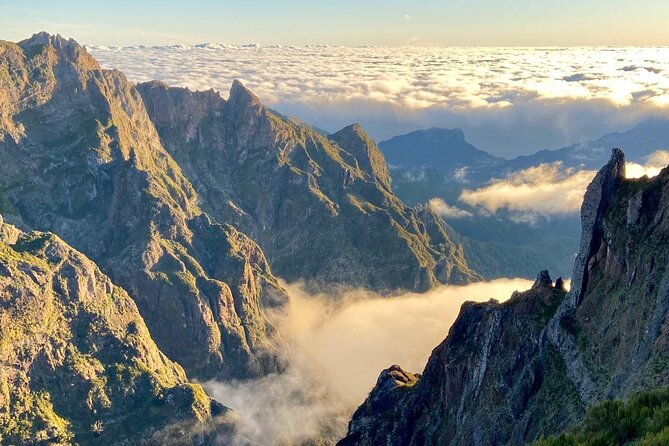 Sunrise Transfer To Pico Do Arieiro, Hike To Pico Ruivo & Return From Teixeira - What the $42.34 price really covers