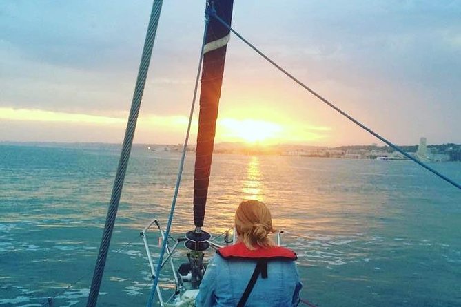 Sunset Sailing Tour On The Tagus River - Sailing beneath the 25th of April Bridge