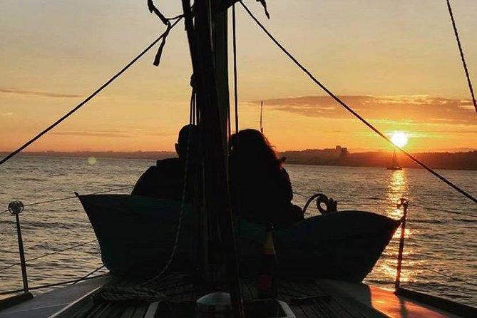 Sunset Sailing Tour On The Tagus River - Praça do Comércio and Lisbon’s waterfront