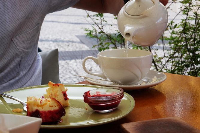Taste Funchal: food, wine & cultural tour - Why the small group changes the experience
