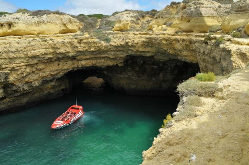 Thrilling 30-Minute Jet Boat Ride in the Algarve - The guides make a real difference