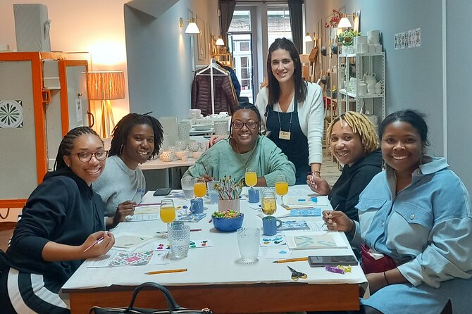 Tile Painting and Cocktails in Downtown Porto - Quick points to know
