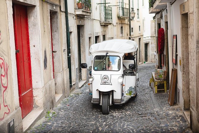 Tuk Tuk Tour in Lisbon's Old Town - Tram 28 - Portas do Sol: Lisbon’s postcard view