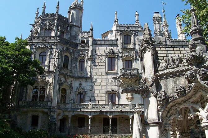 Unforgettable Sintra Tour E-CAR GPS audio-guided route that informs and entertains! - Who will enjoy this most