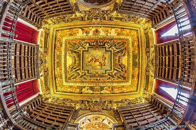 University of Coimbra guided tours without queue - The School Hall: where university ceremony begins