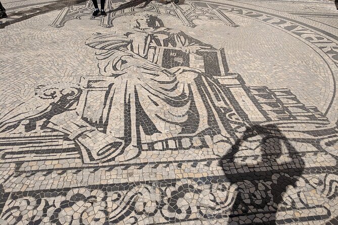 University of Coimbra guided tours without queue - St. Michael’s Chapel and its powerful details