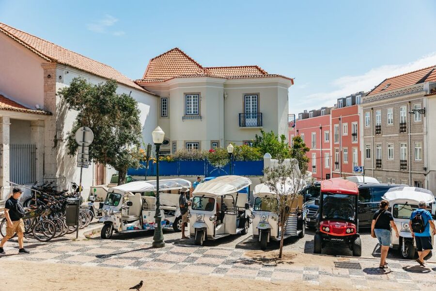 Vadio: Lisbon Old Town Private Tuk Tuk Tour - Portas do Sol and Alfama from above