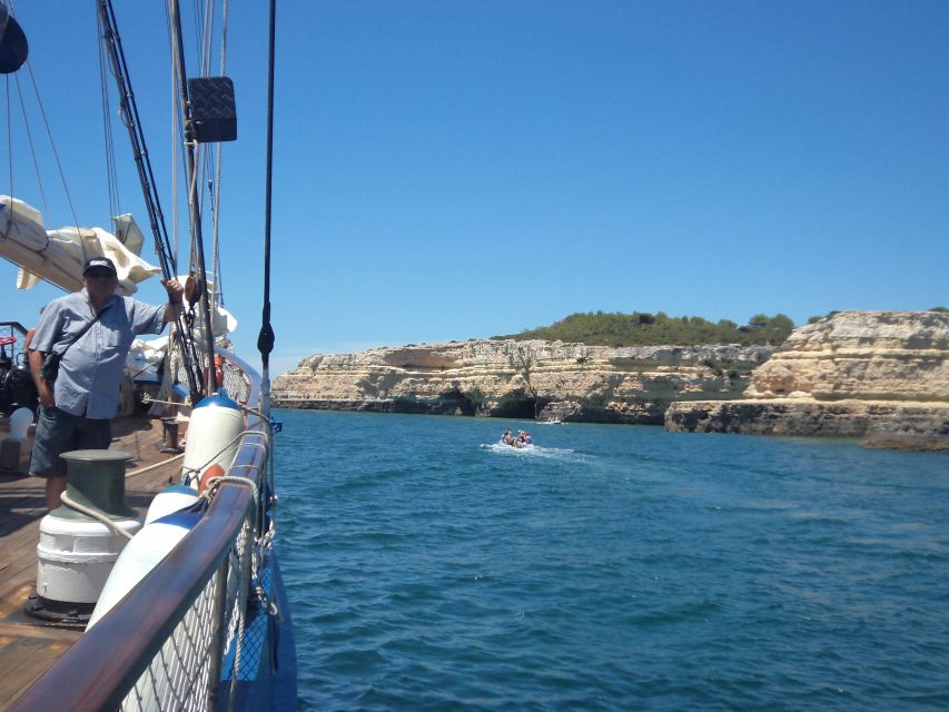 Vilamoura: Algarve Coast 3-Hour Sailing Cruise With Open Bar - The small beaches and red cliffs