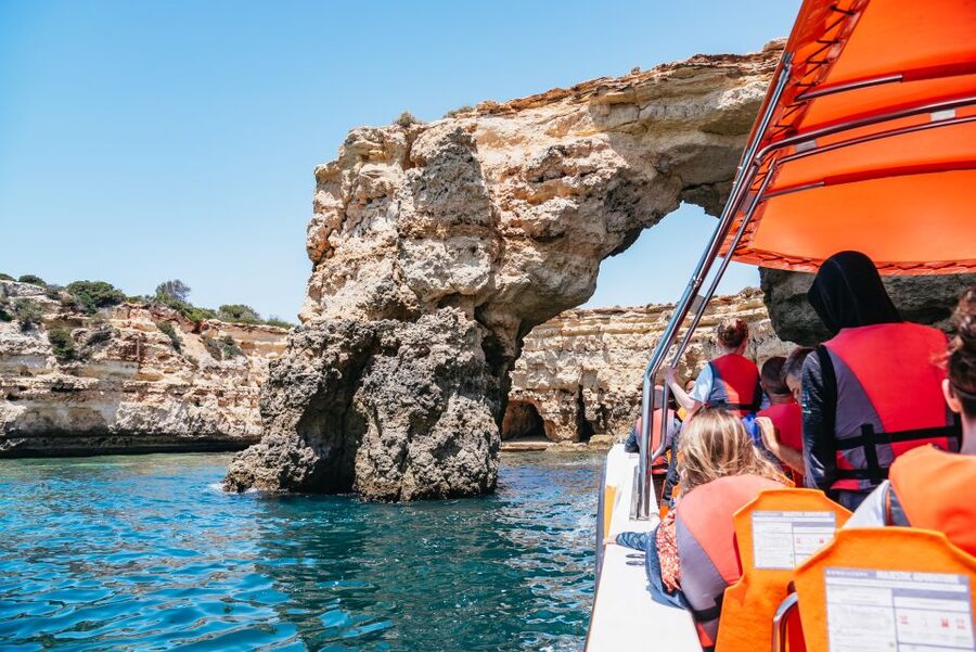 Vilamoura: Benagil Cave Boat Tour with Entry - Dolphin spotting on the return journey