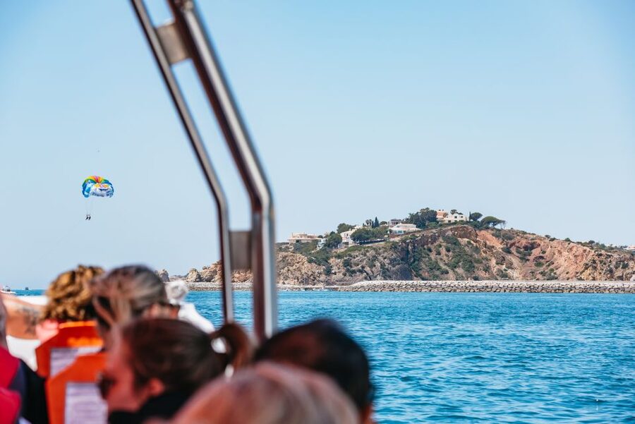 Vilamoura: Benagil Cave Boat Tour with Entry - What the ride feels like in different seasons
