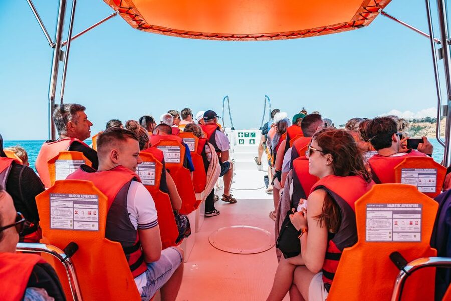Vilamoura: Benagil Cave Boat Tour with Entry - Seeing the smaller caves and secluded beaches