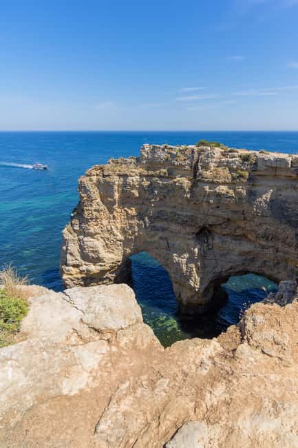 Vilamoura: Benagil Cave Quest Boat Tour - Local cakes and Algarve liqueurs