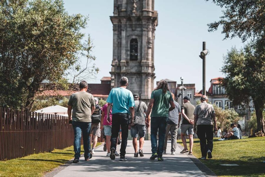 Walking tour discover Porto's center in German (max. 12 pax) - Why this German Porto tour works well