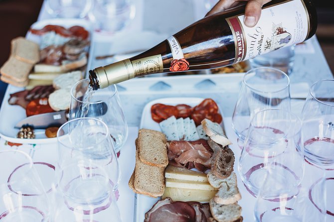 Wine and Cheese Tasting Lunch in Portuguese Wine Bar - Five things to know before booking
