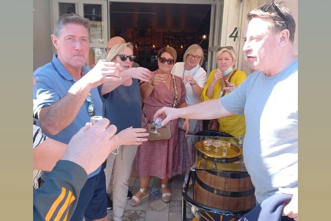 Wine Lovers: Winery Tour w/ Tasting & Tapas (Albufeira/Vilamoura) - Who will enjoy this Albufeira wine tour?